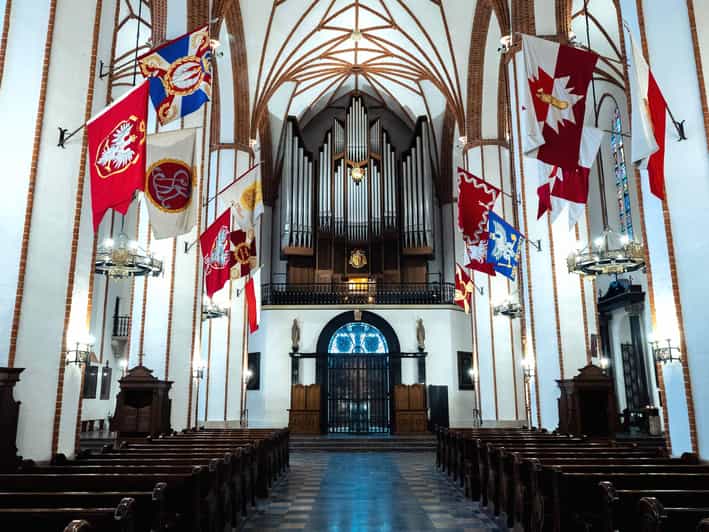 Warsaw: Cathedral Organ Concerts and Tour of the Crypts - Notable Figures Buried in Crypt