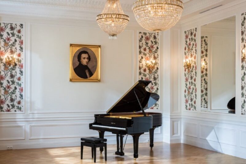 Warsaw: Chopin Concert Ticket With Glass of Champagne - Languages and Exchange