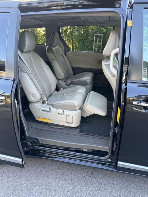 Warsaw Chopin or Modlin Airport Transfer to Warsaw (1-5 Pax) - Booking and Cancellation