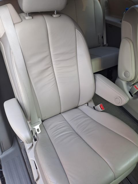 Warsaw Chopin or Modlin Airport Transfer to Warsaw (1-5 Pax) - Meeting Point Details