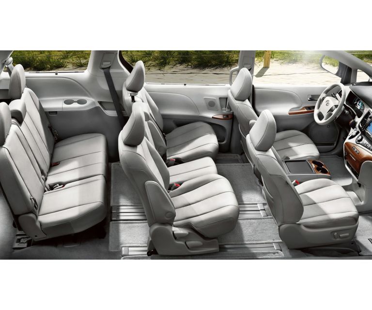 Warsaw: Economy Private Warsaw Okecie Airport Transfer - Key Points