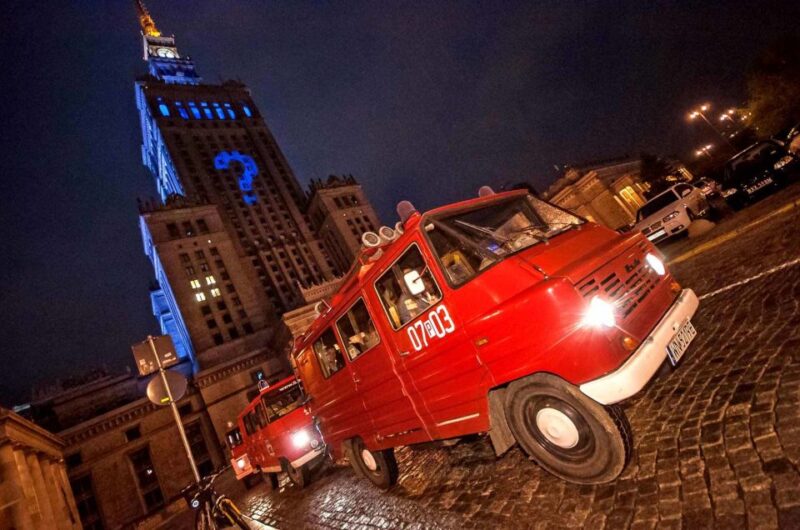 Warsaw: Evening History and Pubs Tour by Retro Minibus - Vintage Van Considerations
