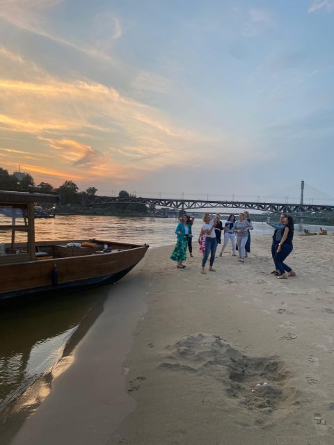 Warsaw: Evening Vistula Cruise With Prosecco - Key Points