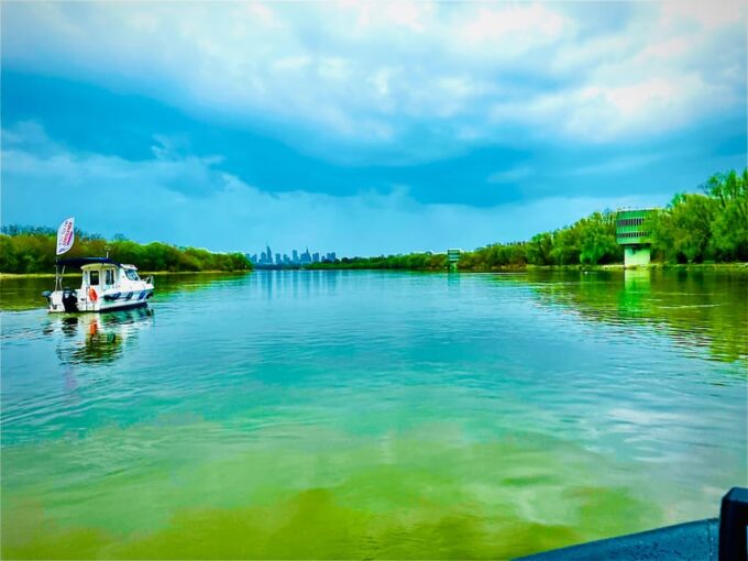 Warsaw: Exciting 90 Min Speedboat Tour on the Wild River - Thrilling High-Speed Boating