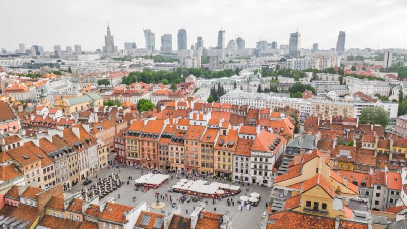 Warsaw: Express Walk With a Local in 60 Minutes - Customized to Your Interests