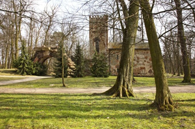 Warsaw: Full-Day Outskirts Private Tour - Romantic Garden of Arcadia