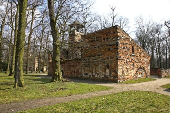 Warsaw: Full-Day Outskirts Private Tour - Niepokolanów Monastery of St. Maksymilian