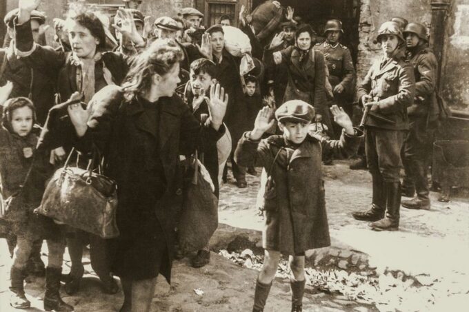 Warsaw: Ghetto, Jewish Cemetery & POLIN Museum Private Tour - Visiting the Jewish Cemetery