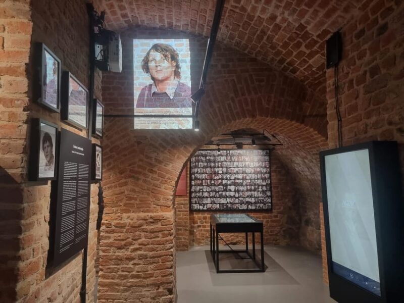 Warsaw: Guided Tour of the Cold War Museum - Overview of the Exhibition