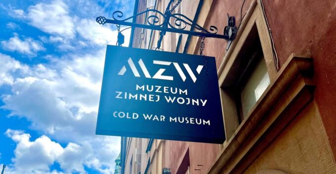 Warsaw: Guided Tour of the Cold War Museum - Key Figures of the Cold War