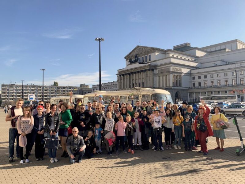 Warsaw: Highlights Guided Retro Bus Tour - Meeting Point and Additional Information