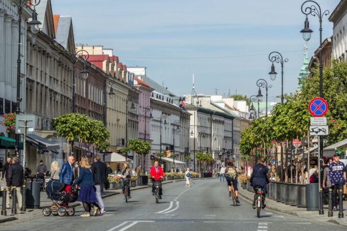 Warsaw: Highlights Guided Retro Bus Tour - Exploring Warsaws Landmarks