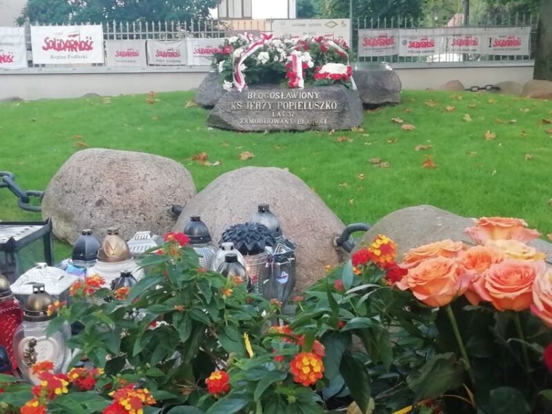 Warsaw: Insider Tour Through Hidden Gems With Hotel Pickup - Included Services
