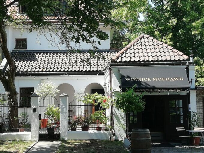 Warsaw: Insider Tour Through Hidden Gems With Hotel Pickup - Discovering Hidden Gems