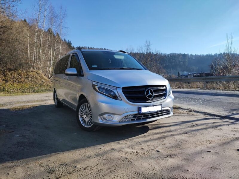 Warsaw - Krakow: Premium-Class Private Airport Transfer - Key Points