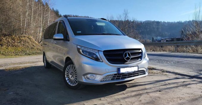 Warsaw - Krakow: Premium-Class Private Airport Transfer - Included and Optional Services