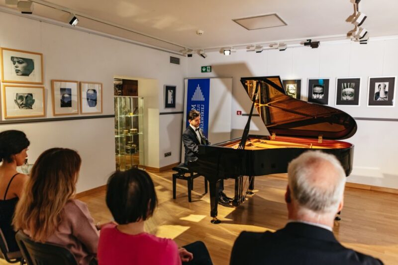 Warsaw: Live Chopin Piano Concert - Location and Accessibility