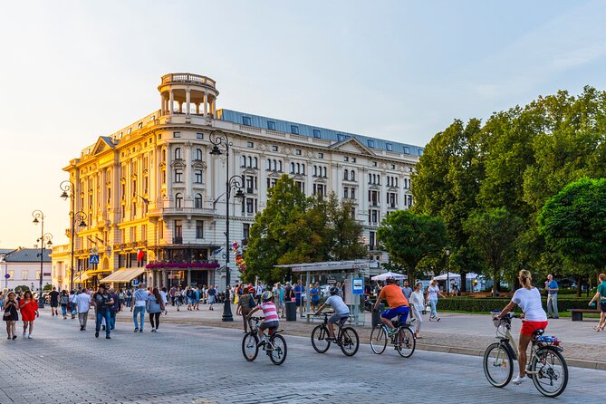 Warsaw Must See Public Walking Tour • 18 € - Tour Details