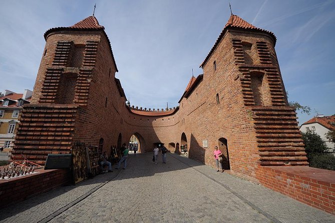 Warsaw Old Town With Royal Castle + Royal Route: SMALL GROUP /Inc. Pick-Up/ - Language and Support Services