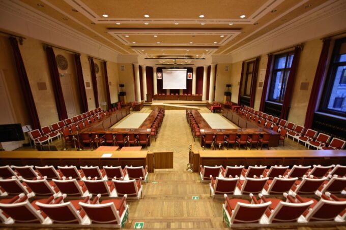 Warsaw: Palace of Culture & Warsaw City Center Private Tour - Free Cancellation