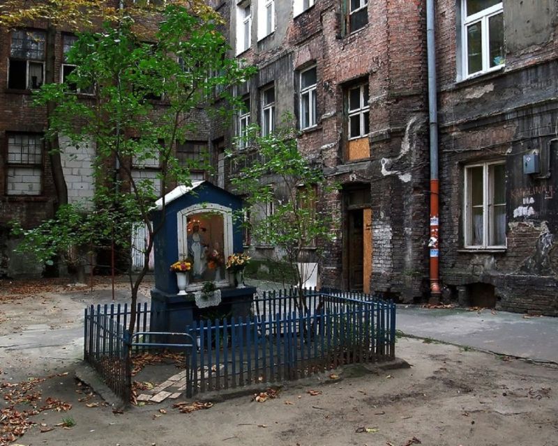Warsaw: Praga District Tour With Vodka Museum and Tasting - Customer Feedback and Ratings
