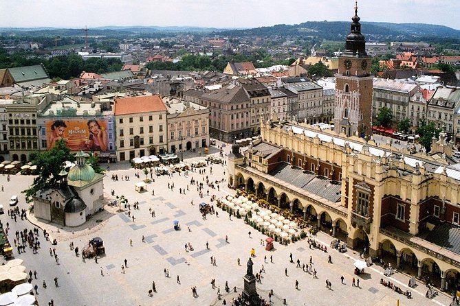 Warsaw to Auschwitz and Krakow Old Town Full-Day Trip by Car - Itinerary Details