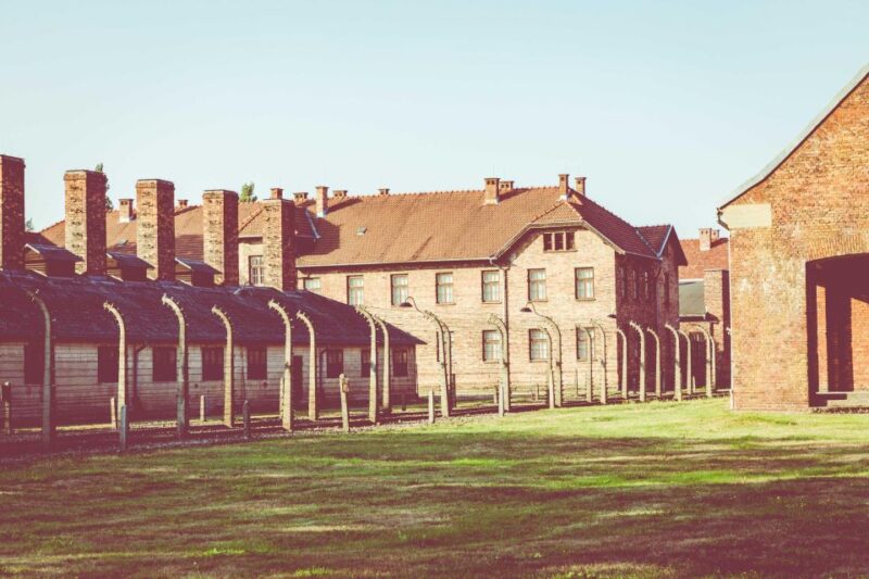 Warsaw to Auschwitz and Krakow Old Town Full-Day Trip by Car - Krakow Old Town Exploration