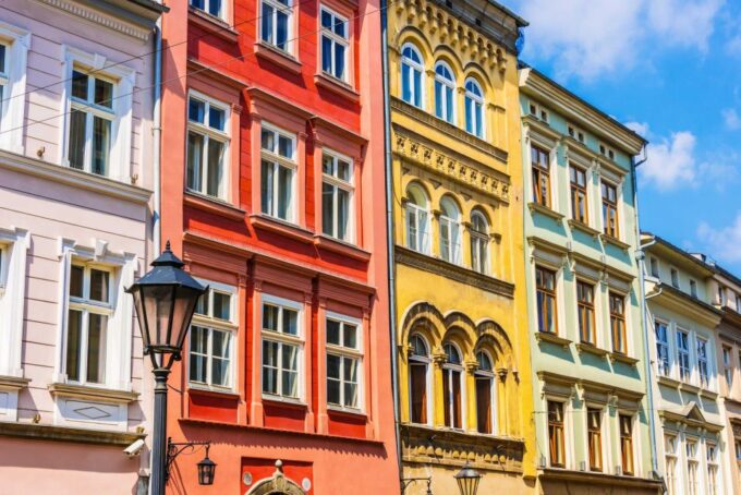 Warsaw to Auschwitz and Krakow Old Town Full-Day Trip by Car - Dining and Refreshment