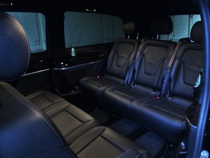 Warsaw to Krakow: Luxury Private Transfer - Vehicle and Comfort Features
