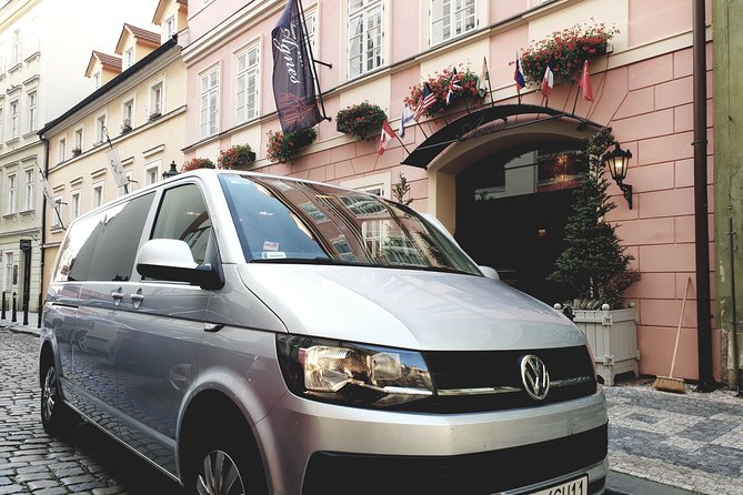 Warsaw to Krakow or Krakow Airport Transfer Best Value - Vehicle and Driver Features
