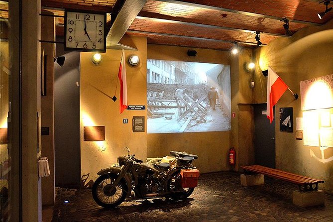 Warsaw Uprising Museum (1944) + Lazienki Park - PRIVATE TOUR /inc. Pick-up/ - Group Size and Pricing