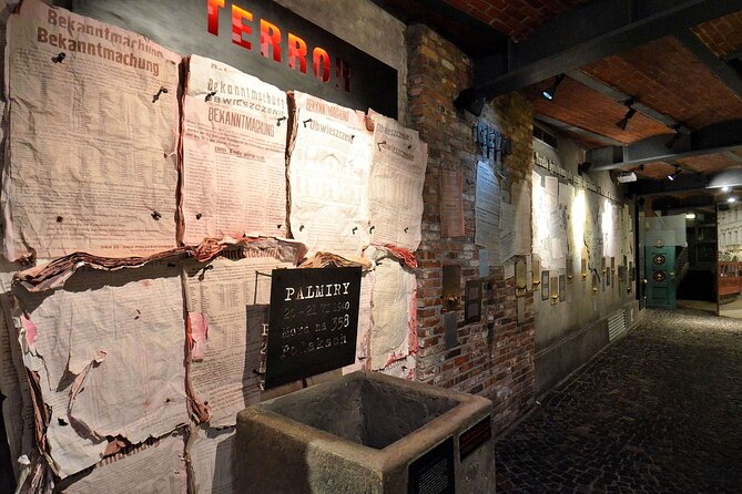 Warsaw Uprising Museum + Polish Vodka Museum: SMALL GROUP /inc. Pick-up/ - Museum Visits