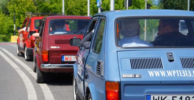 Warsaws Must-Sees Self-Driving Tour - Live English-Speaking Guide