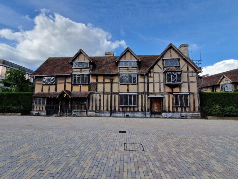 Warwick Castle, Shakespeares Stratford and the Cotswolds - Flexible Booking and Customization Options