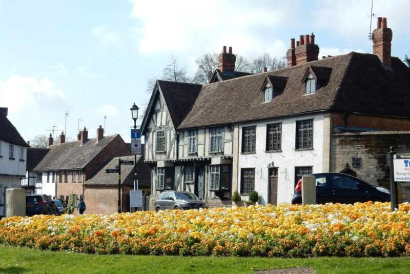 Warwick: Quirky Self-Guided Smartphone Heritage Walks - Key Points