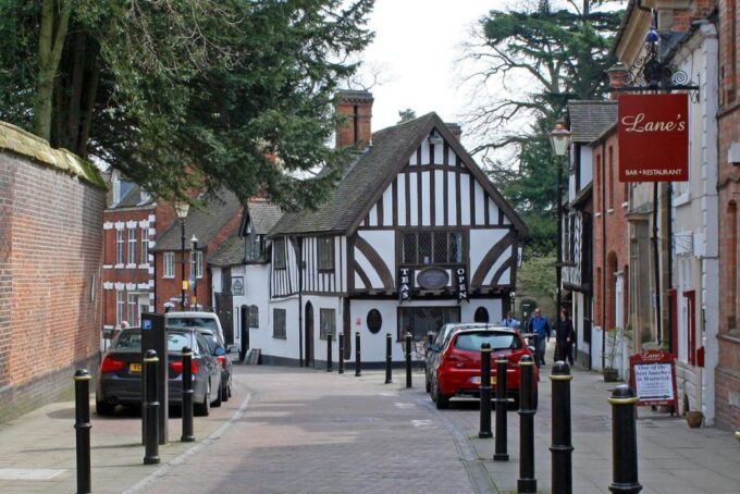 Warwick: Quirky Self-Guided Smartphone Heritage Walks - Warwick and JR Tolkien