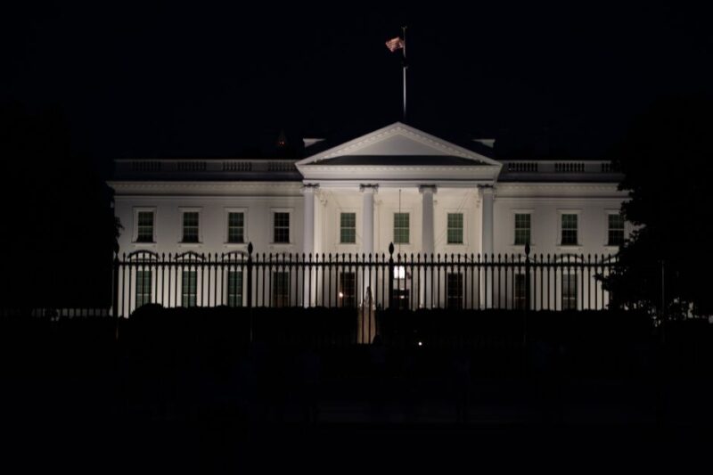 Washington D.C.: Dark Nights in D.C. Ghost Tour - Group Size and Accessibility
