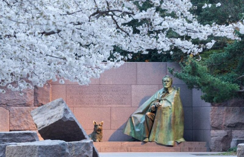 Washington D.C: Tidal Basin Highlights Explorer - Memorials - Key Points