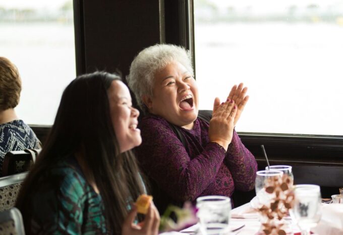 Washington DC: Christmas Eve Gourmet Brunch or Dinner Cruise - Entertainment and Decor