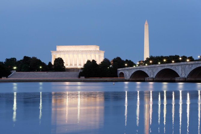 Washington DC Christmas Eve Plated Dinner Cruise - Dining Experience