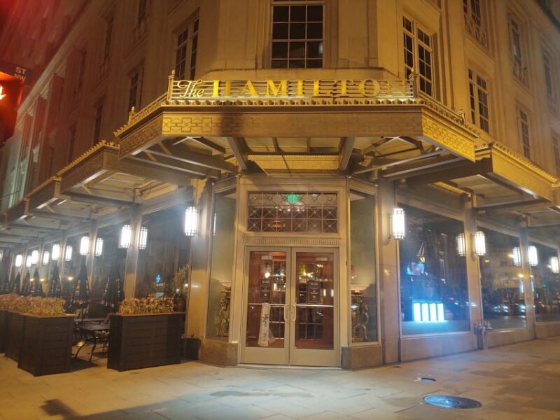 Washington DC: Ghosts Boos and Booze Haunted Pub Crawl - Tour Features