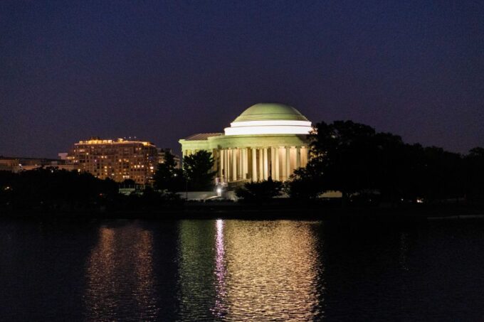 Washington DC: Monuments by Moonlight Nighttime Trolley Tour - Tour Duration and Pricing
