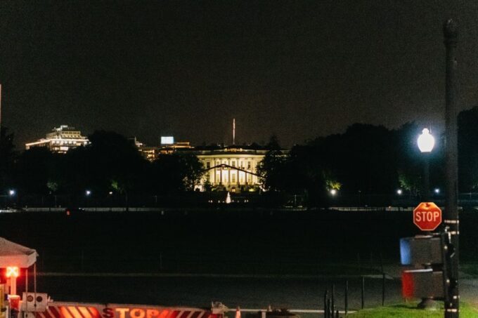 Washington DC: Monuments by Moonlight Nighttime Trolley Tour - Live Tour Guide Commentary