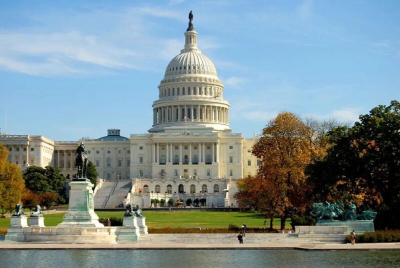 Washington DC: Morning Bus & Walking Tour of the Monuments - Experiencing the Tour