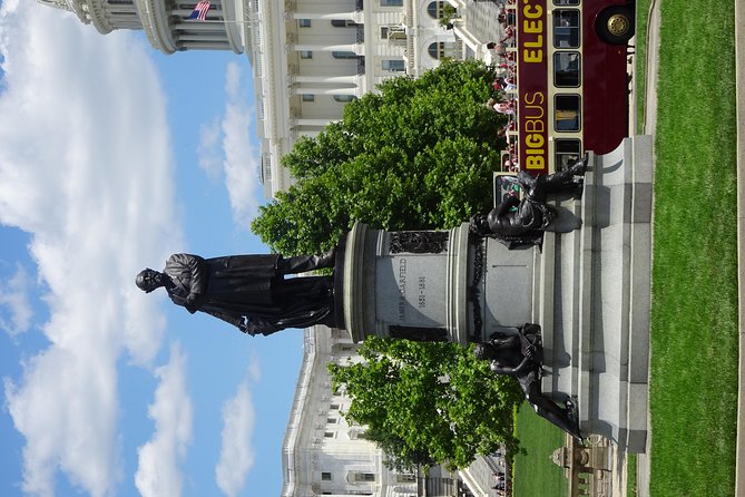 Washington DC Museums Self-Guided Walking Tour & Scavenger Hunt - Discovering the Air and Space Museum