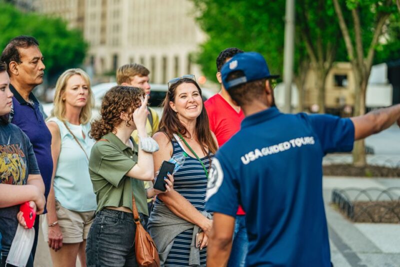 Washington DC: National Mall Night Bus Tour - Experience Features