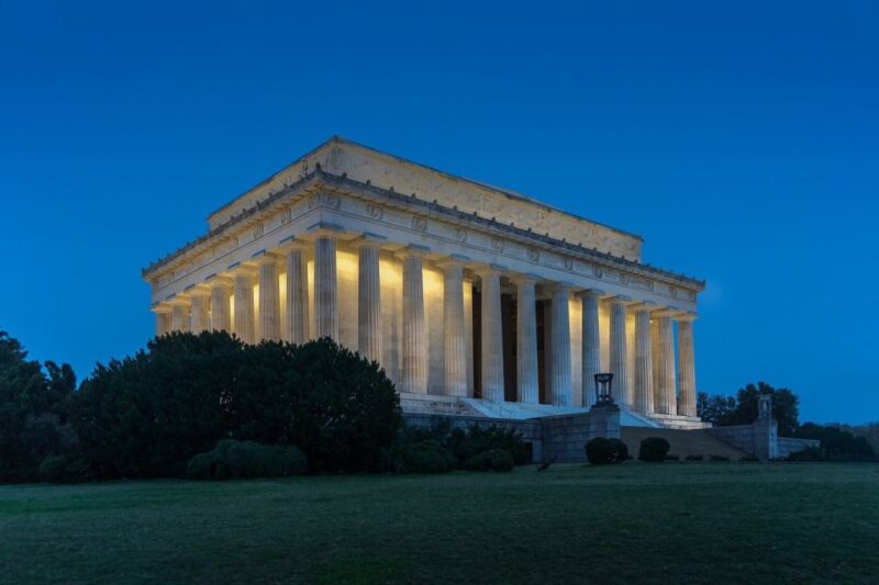 Washington DC: Night Under the Stars Bus & Walking Tour - Tour Experience