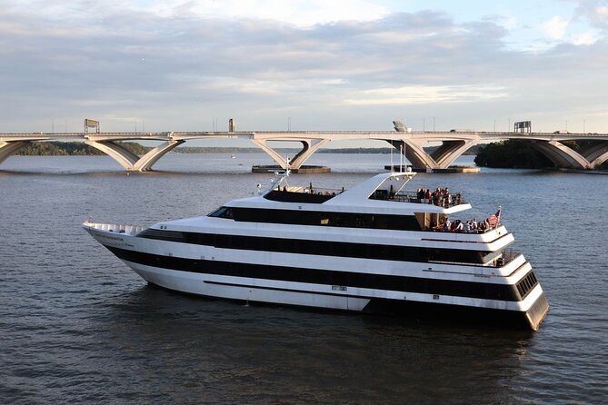 Washington DC Signature Scenic Lunch Cruise - Cuisine and Beverages