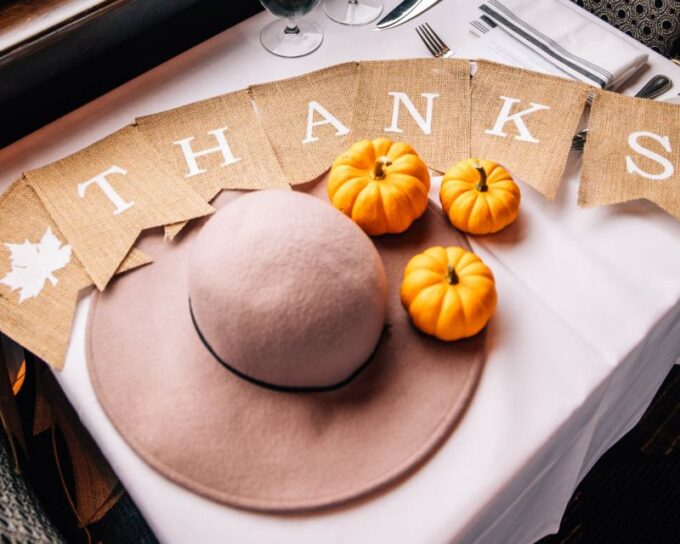 Washington DC: Thanksgiving Gourmet Dinner River Cruise - Dining Experience