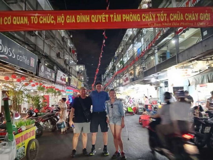 Water Puppet Show And Ho Chi Minh City Sightseeing Tour - Exploring Independence Palace